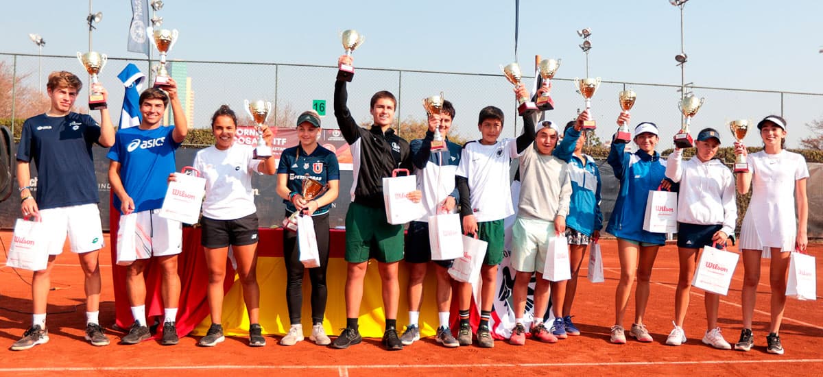 Compatriotas destacaron en el paso de los circuitos ITF y COSAT por el Club Manquehue