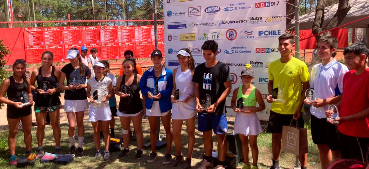 Las principales raquetas juniors del país dieron vida al G1 Club de Tenis Santiago
