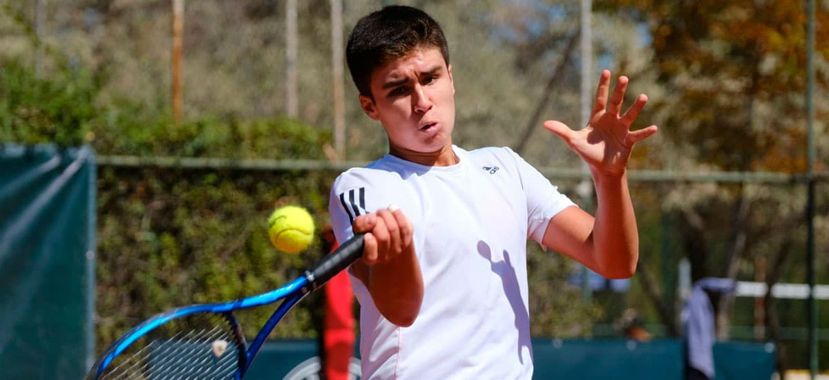 Chilenos enfrentarán finales duplas en el circuito internacional juvenil