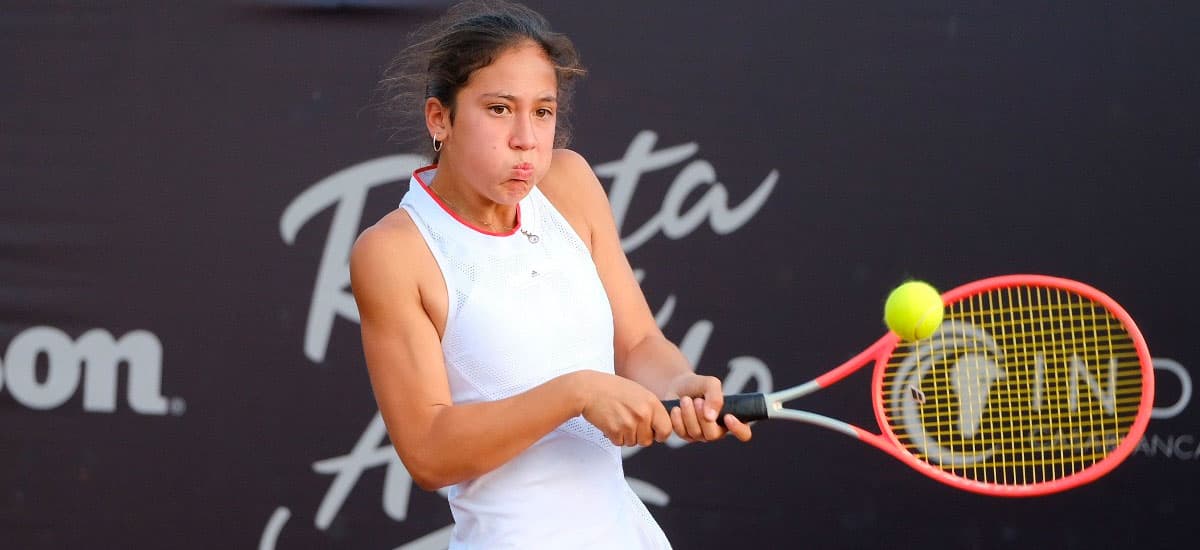 Javiera Bravo y Francisco Durán son cuartofinalistas del Pascuas Bowl