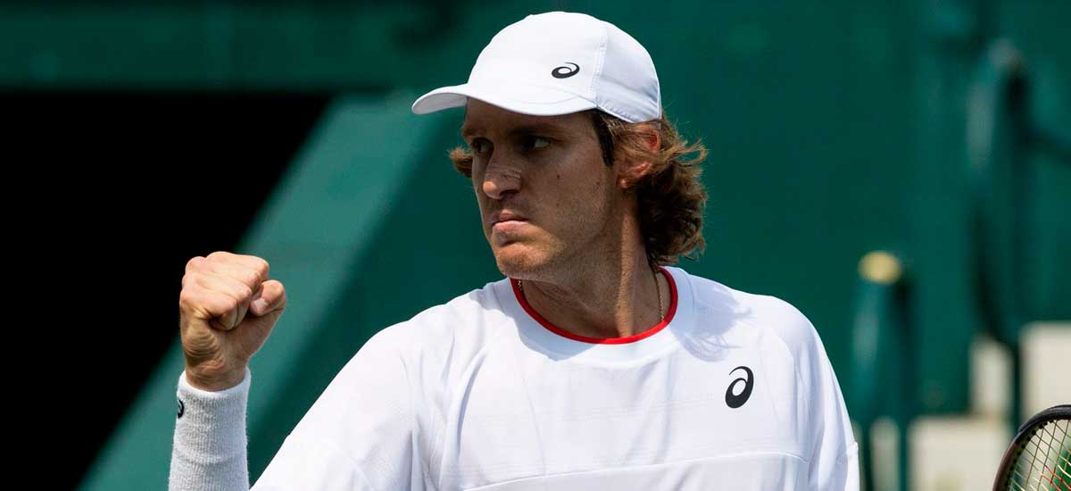 Jarry eliminó a Tsitsipás para avanzar a los cuartos de final en Halle